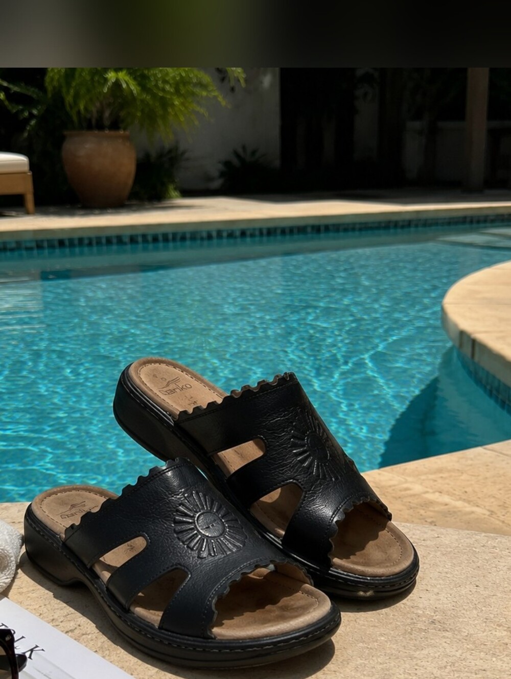 Dansko Black Leather Comfort Slide Sandals Chunky Euro Minimalist